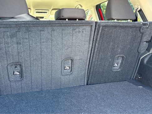 Used 2023 Nissan Rogue SV image 27