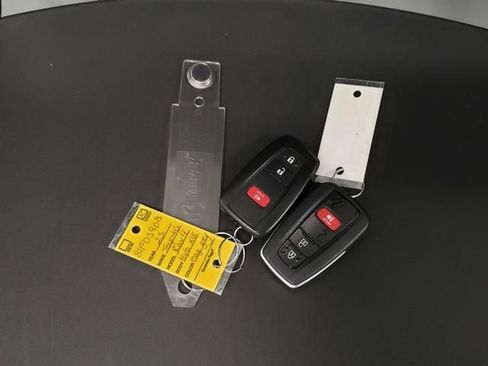 Used 2025 Toyota RAV4 XLE image 26