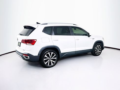 Used 2022 Volkswagen Taos SE AWD/4WD image 9