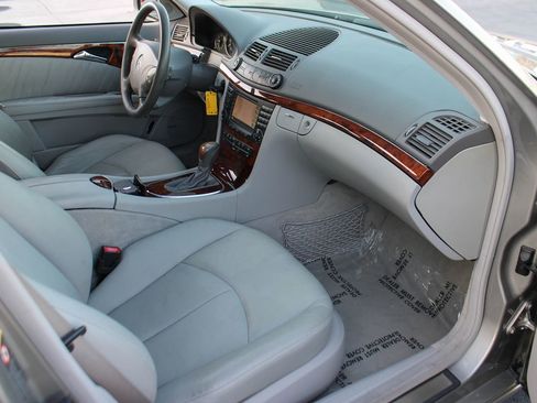 Used 2004 Mercedes-Benz E 320 Sedan image 17