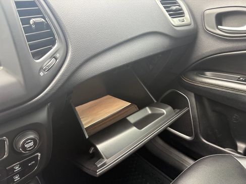 Used 2018 Jeep Compass Latitude w/ Popular Equipment Group image 29