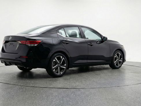 Used 2025 Nissan Sentra SV image 9