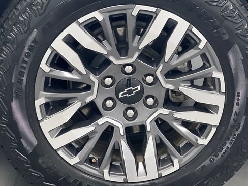 Used 2025 Chevrolet Tahoe Z71 image 70