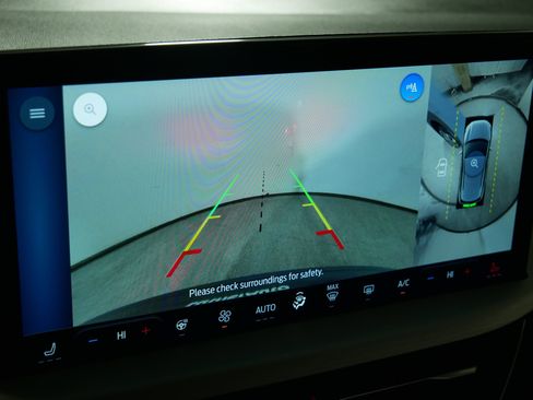 Used 2024 Ford Escape Platinum w/ Class II Trailer Tow Package image 33