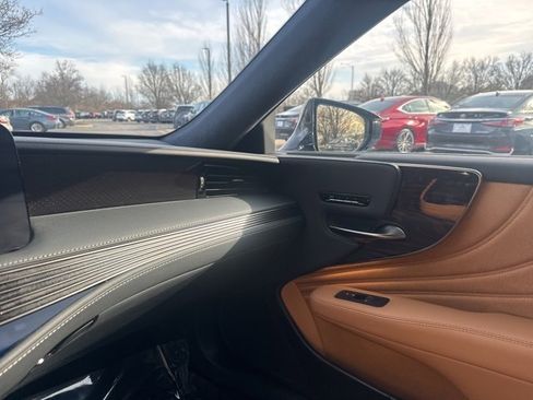 Used 2022 Lexus LS 500 AWD image 35