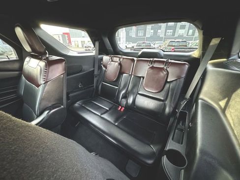 Used 2020 Ford Explorer Platinum w/ Premium Technology Package image 25