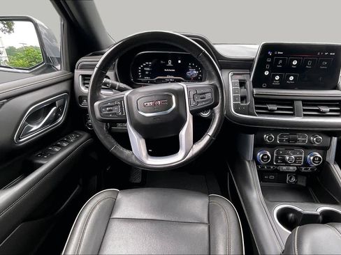 Used 2022 GMC Yukon SLT w/ SLT Luxury Package AWD/4WD image 5