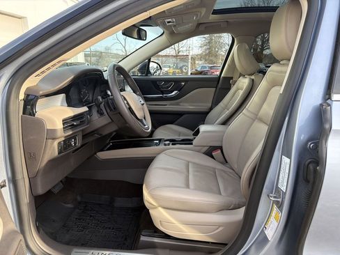 Certified 2022 Lincoln Corsair AWD w/ Premium Package image 11