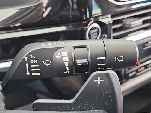 Used 2022 Nissan Pathfinder SL w/ SL Black Package image 26