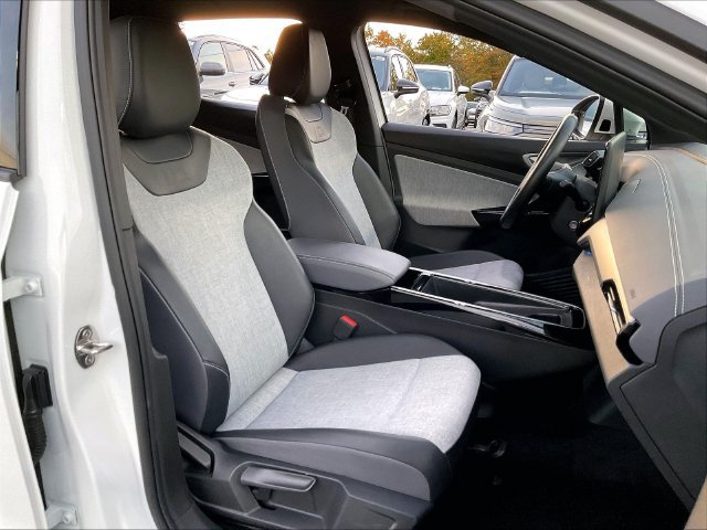Used 2023 Volkswagen ID.4 Pro RWD image 17