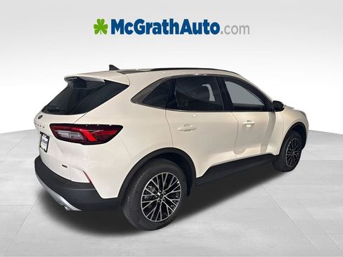 New 2025 Ford Escape SE image 4