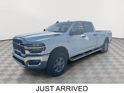 Used 2025 RAM 2500 Big Horn AWD/4WD image 1