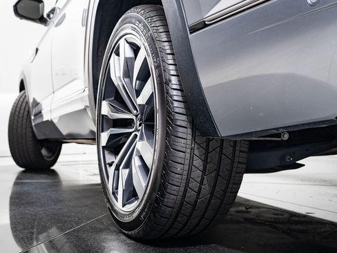 Used 2021 Volkswagen Atlas SEL Premium image 43