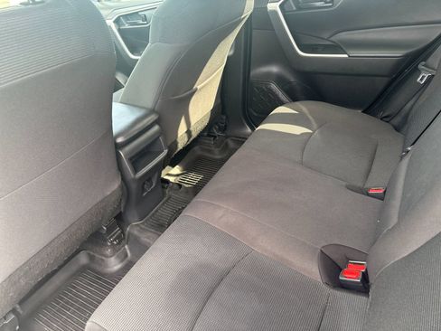 Used 2021 Toyota RAV4 LE AWD/4WD image 13