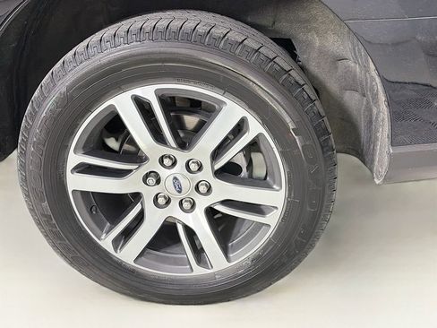 Used 2022 Ford Expedition XLT image 36