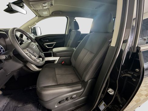 Used 2024 Nissan Titan SV w/ SV Convenience Package RWD image 22