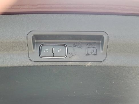 Certified 2022 Ford Explorer XLT w/ Equipment Group 202A RWD image 31