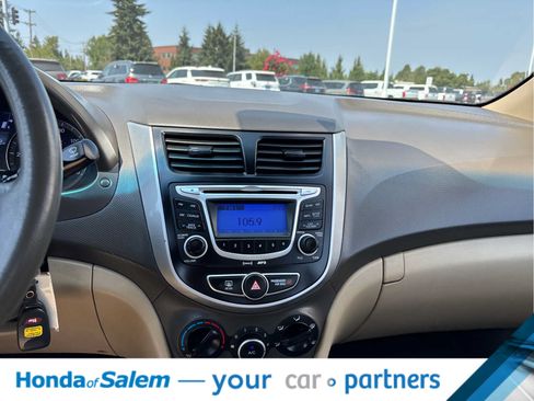 Used 2013 Hyundai Accent GLS FWD image 16