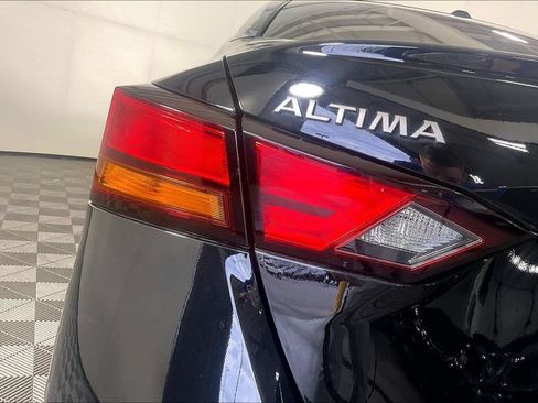 Used 2025 Nissan Altima 2.5 SL AWD/4WD image 39