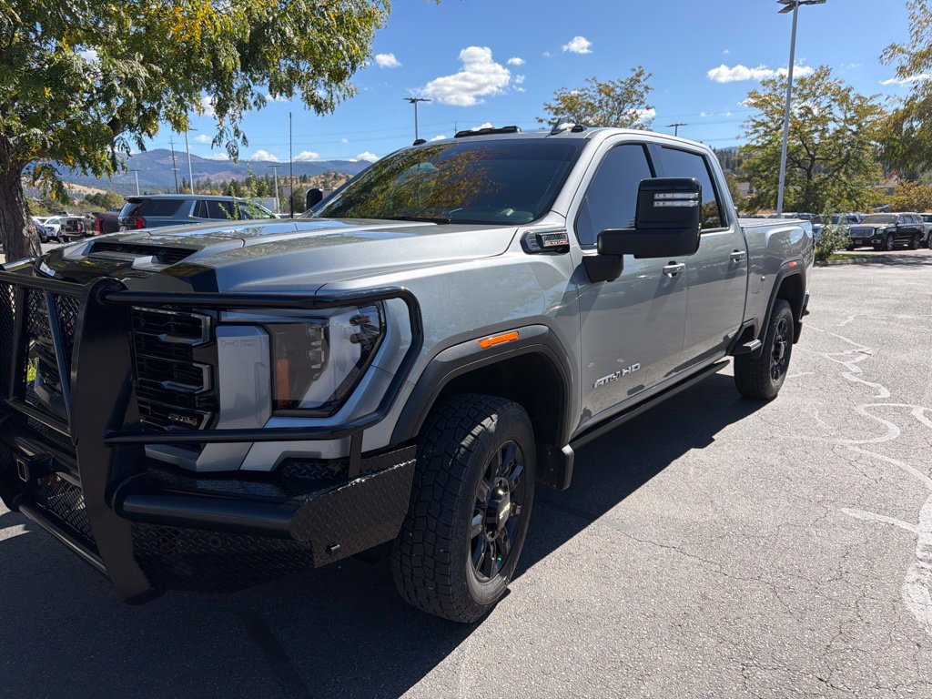 Used 2024 GMC Sierra 2500 AT4 w/ AT4 Premium Plus Package AWD/4WD image 2