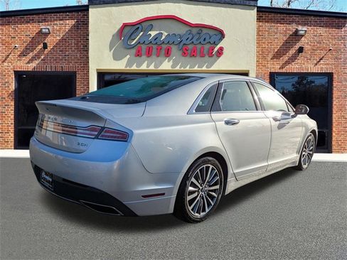 Used 2019 Lincoln MKZ Premiere image 3