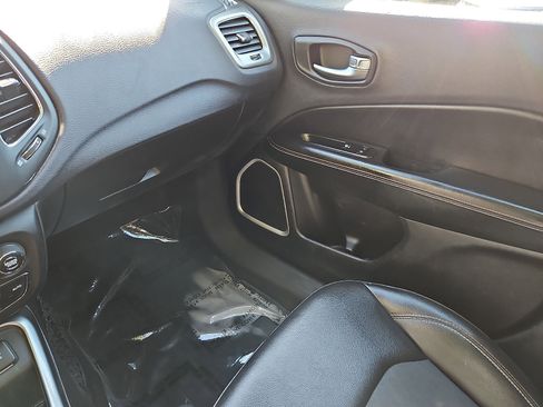 Used 2017 Jeep Compass Latitude w/ Popular Equipment Group FWD image 23