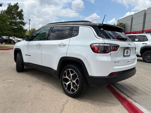 Used 2025 Jeep Compass Limited AWD/4WD image 8
