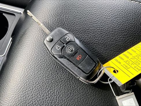 Used 2019 Ford F150 XLT w/ Equipment Group 302A Luxury AWD/4WD image 15