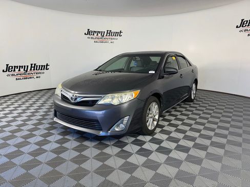 Used 2013 Toyota Camry XLE image 1
