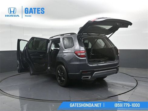 Certified 2025 Honda Pilot Touring image 66