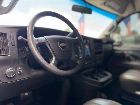 Used 2020 Chevrolet Express 2500 RWD image 24