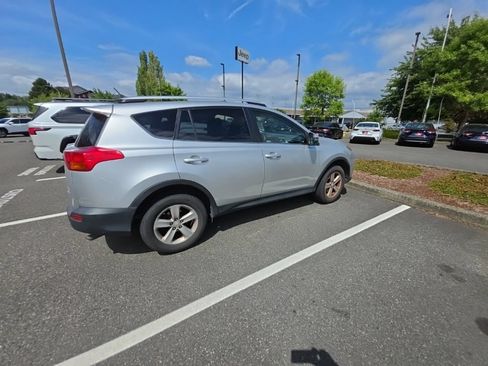 Used 2014 Toyota RAV4 XLE AWD/4WD image 3