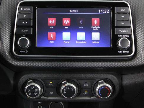 Certified 2019 Nissan Kicks S image 8