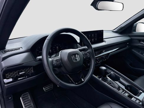 Used 2025 Honda Accord Sport image 10