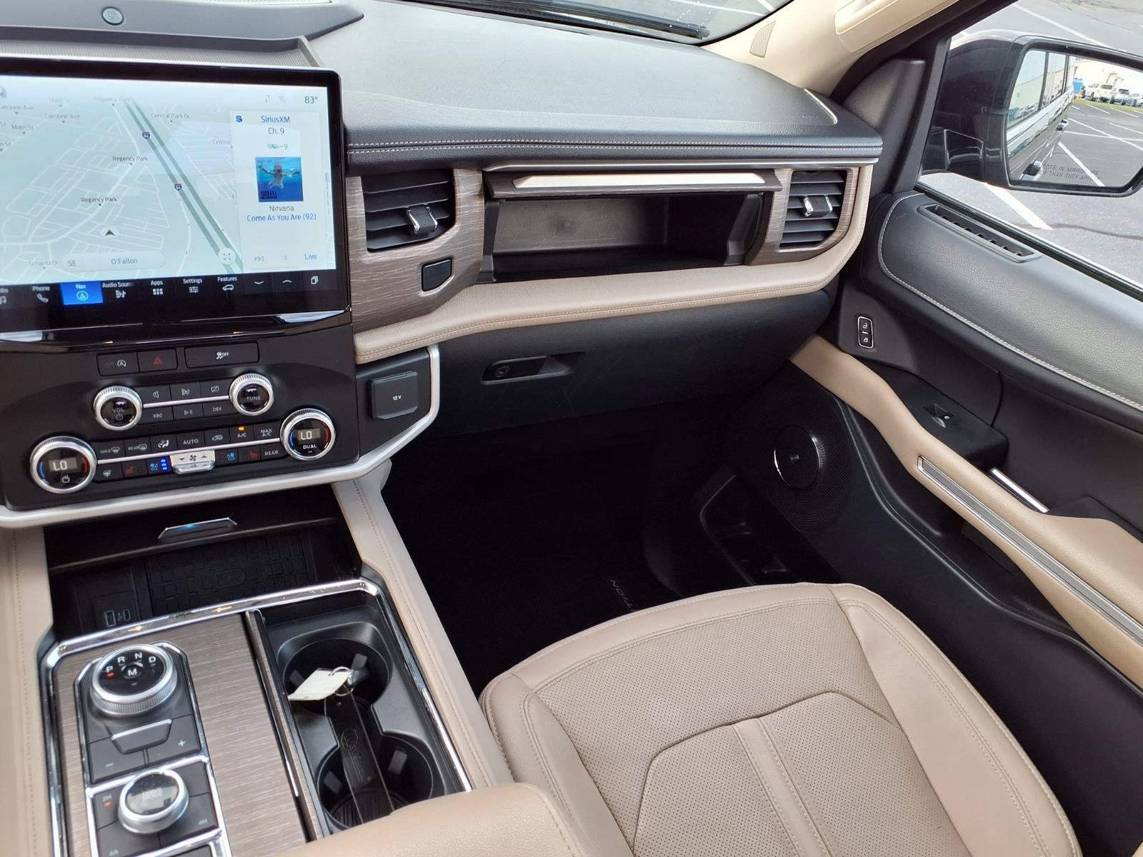 Used 2024 Ford Expedition Max Limited AWD/4WD image 4