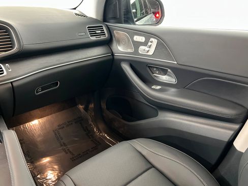 New 2026 Mercedes-Benz GLS 450 4MATIC image 10