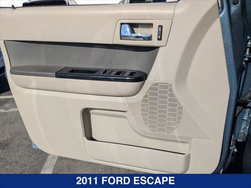 Used 2011 Ford Escape Limited image 10