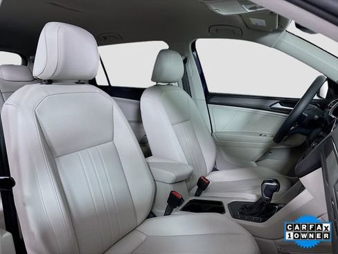 Used 2022 Volkswagen Tiguan SE image 27