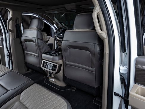 Used 2026 Ford F450 Platinum w/ Platinum Plus Package image 31