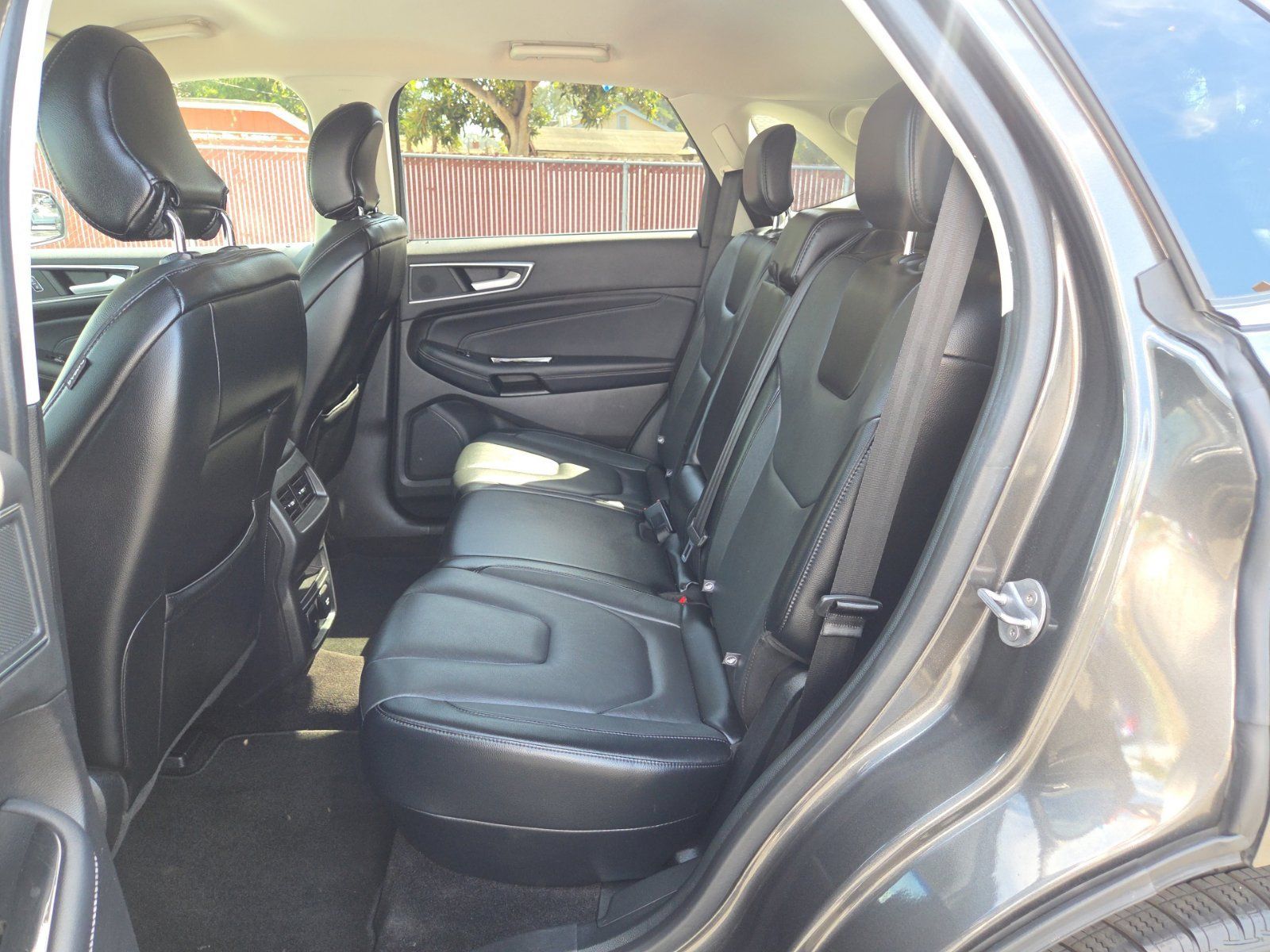 Certified 2018 Ford Edge Titanium w/ Technology Package FWD image 15
