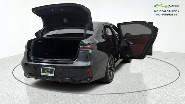 Used 2025 BMW i7 eDrive50 w/ M Sport Package RWD image 19