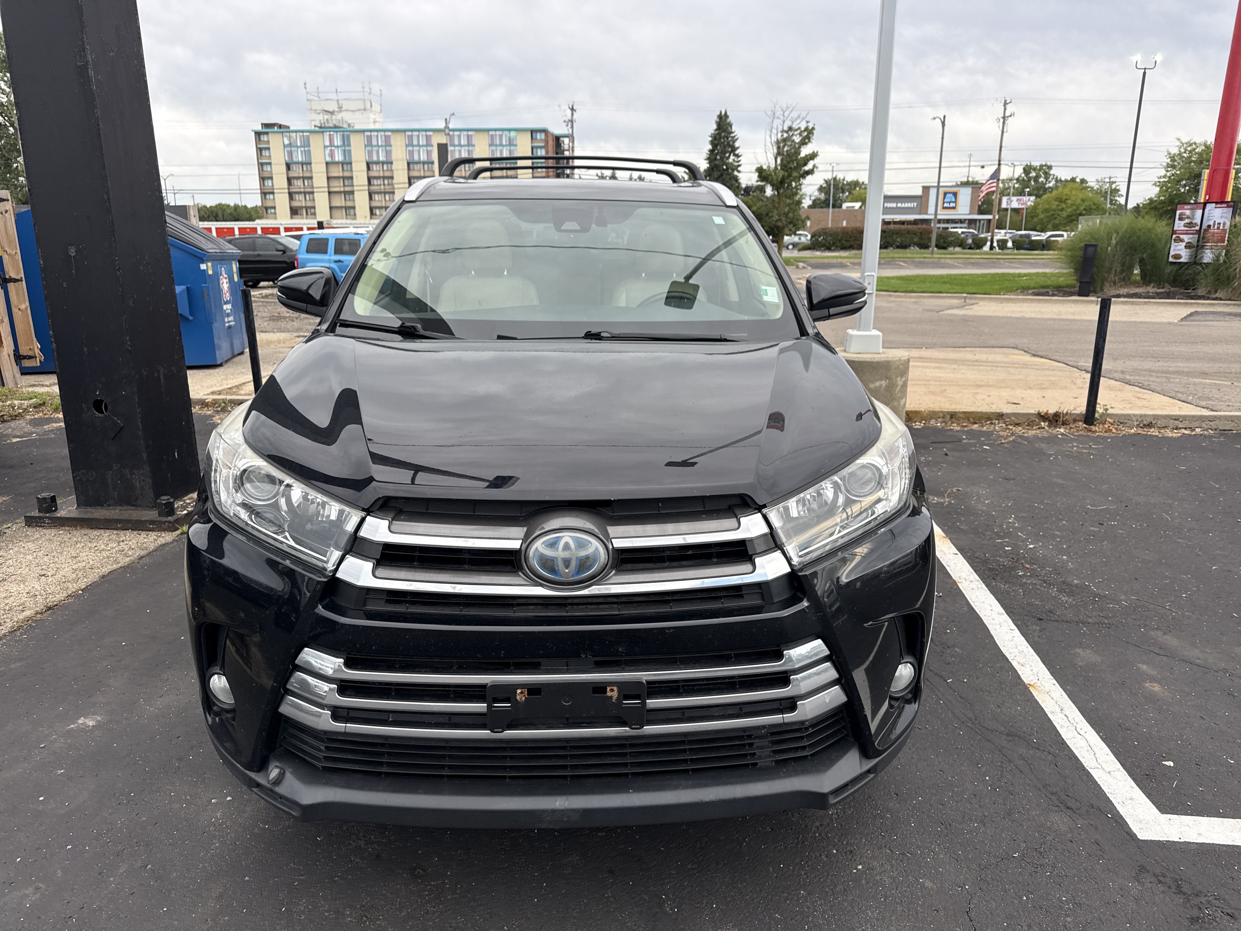 Used 2017 Toyota Highlander XLE AWD/4WD image 8