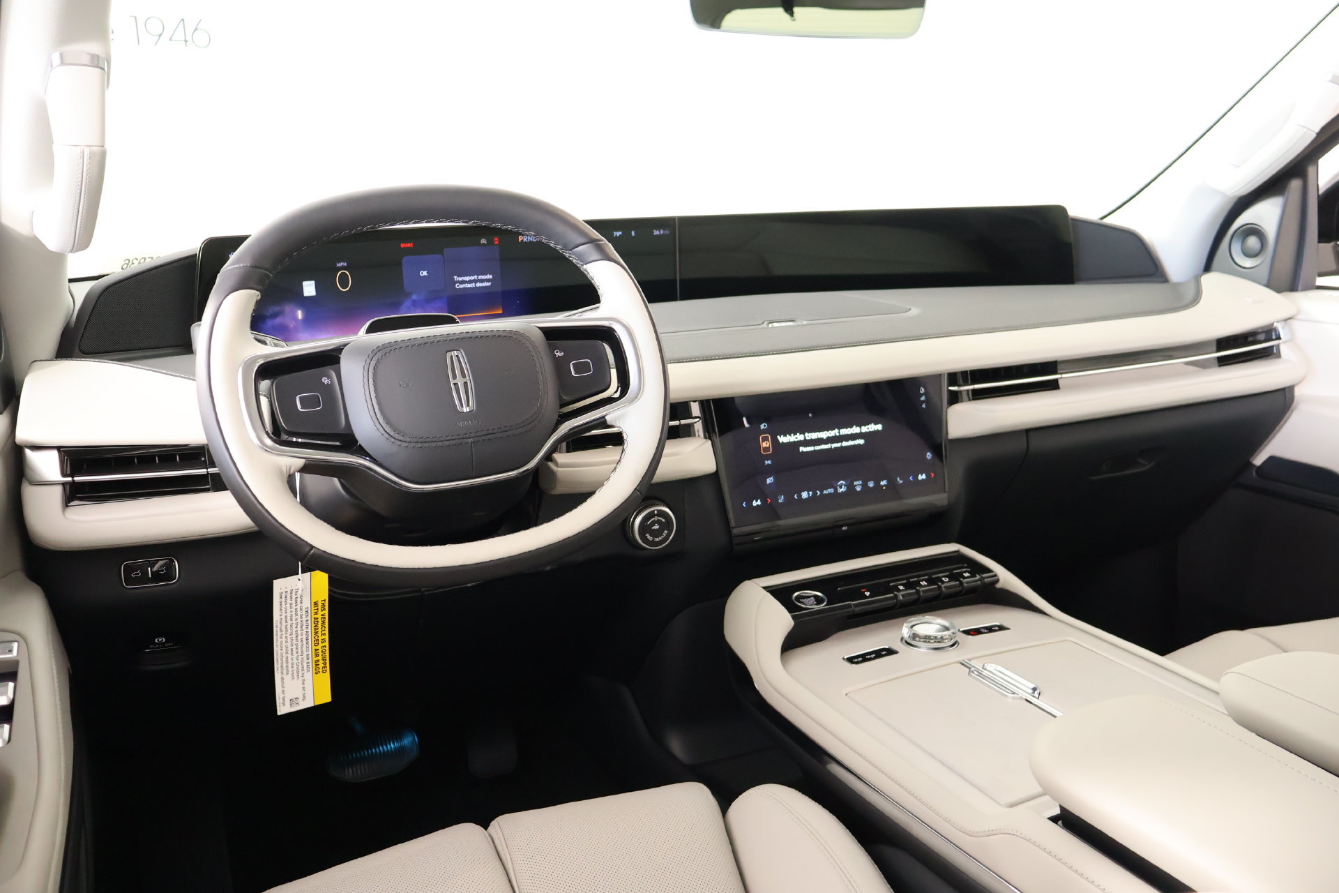 New 2026 Lincoln Navigator Premiere AWD/4WD image 2