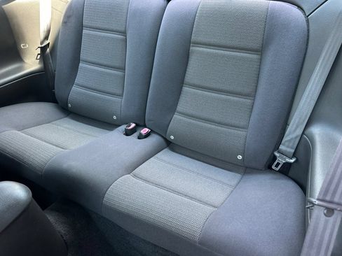 Used 2004 Ford Mustang Coupe RWD image 12