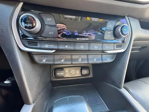 Used 2020 Hyundai Santa Fe Limited image 14