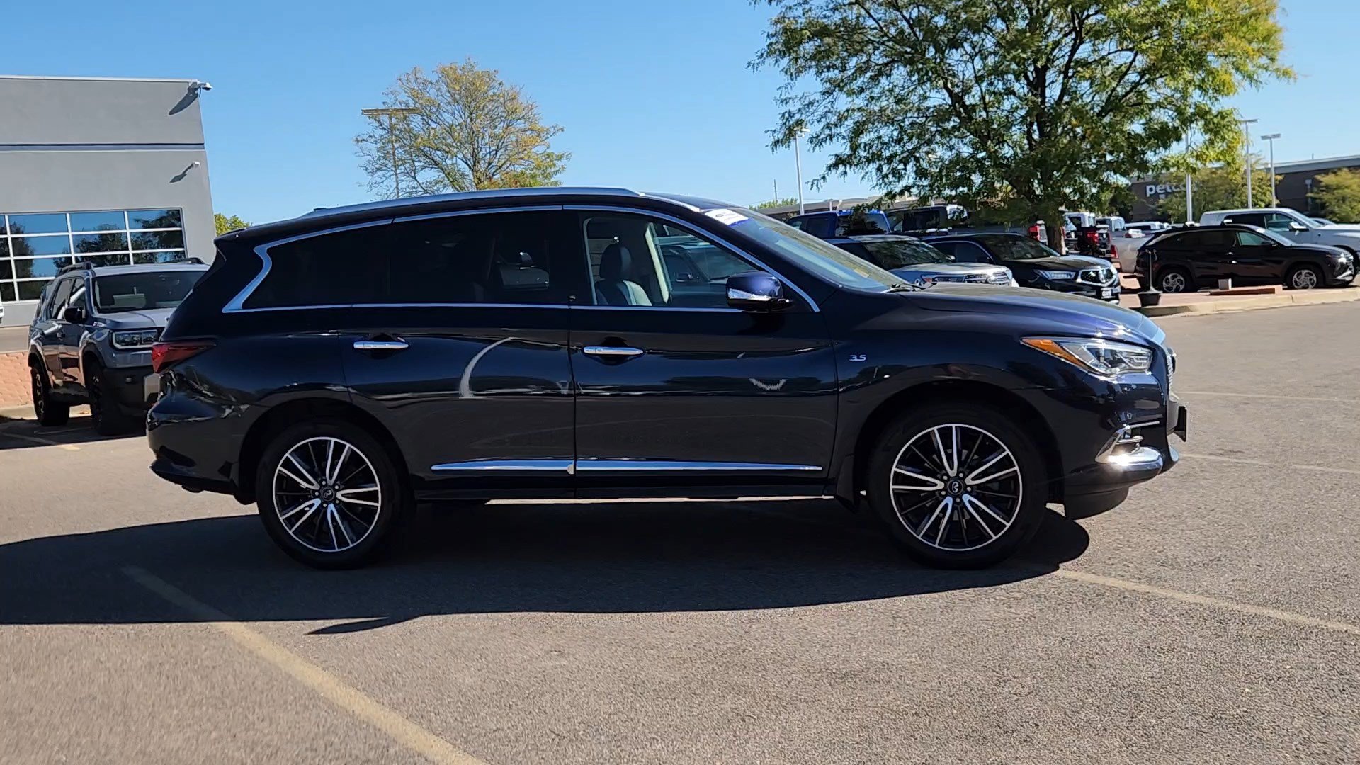Used 2020 INFINITI QX60 Luxe w/ Essential Package AWD/4WD image 10