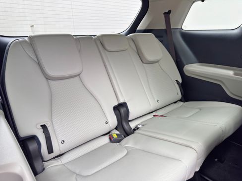 Used 2025 Kia Carnival SX Prestige FWD image 48