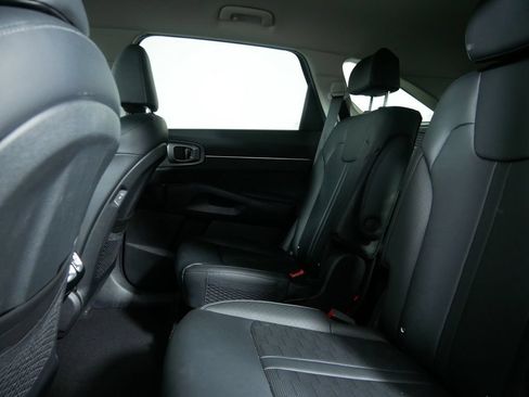 Used 2025 Kia Sorento EX AWD/4WD image 18