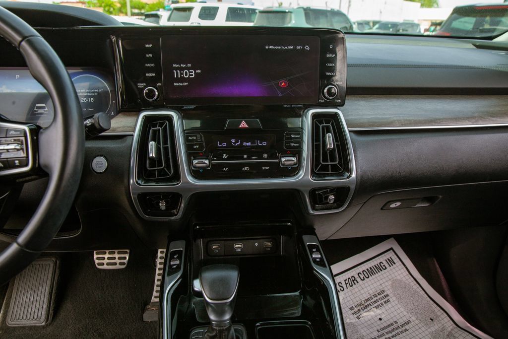 Used 2023 Kia Sorento SX Prestige AWD/4WD image 16