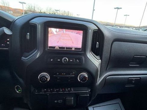 Used 2022 Chevrolet Silverado 1500 Custom image 16